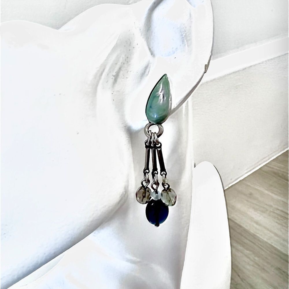 Jewellery set in sage green vintage 90’s 2 pair earrings and one pendant - Picture 5 of 8
